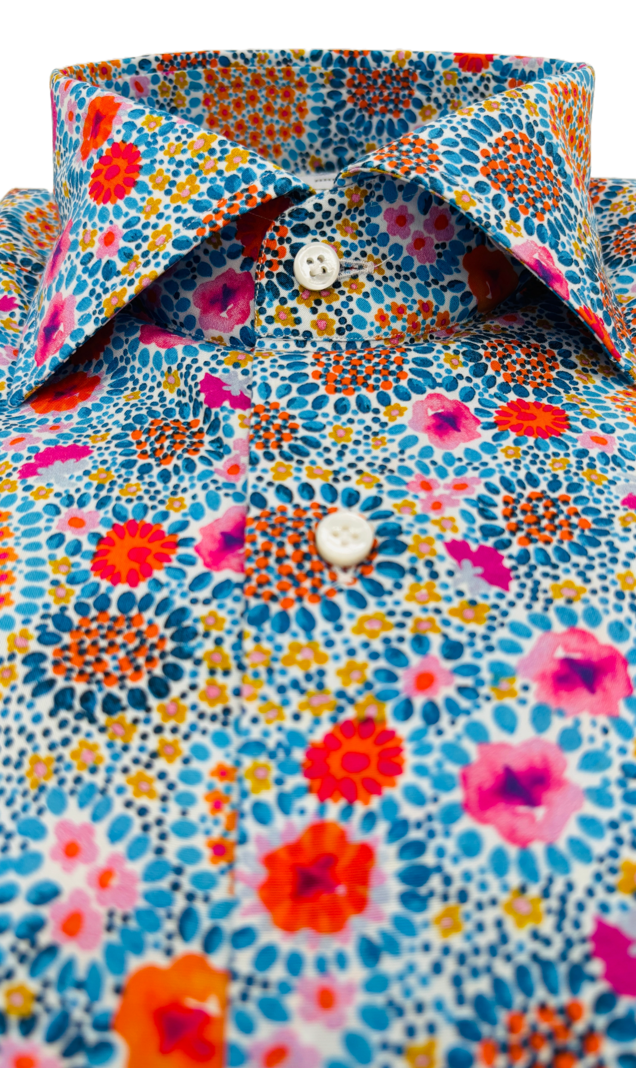 Kragenansicht vom blauen Blumen Slim Fit Herrenhemd –  handgemacht in Italien – Henrik
